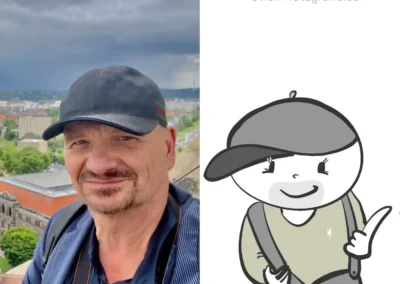 Eine Person mit einer Kamera macht ein Selfie mit einer Stadtlandschaft im Hintergrund; rechts ist eine einfache Cartoon-Version zu sehen.