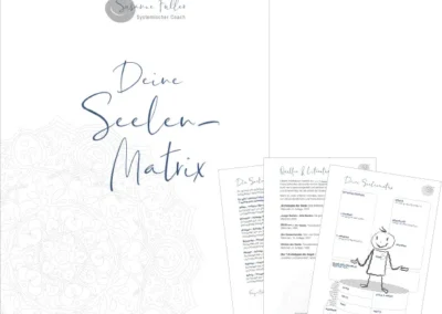Drei illustrierte Coaching-Arbeitsblätter in deutscher Sprache mit dem Titel "Deine Seelen-Matrix", mit handschriftlichem Text, einem Mandala-Muster und einer Seite mit einem Strichmännchen-Diagramm.